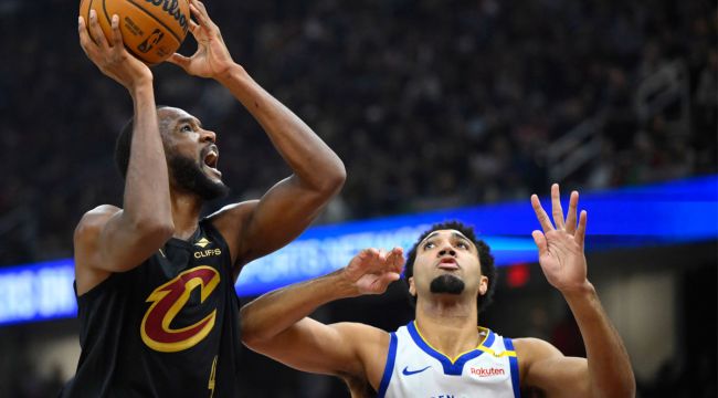 Warriors Overpowered by Cavaliers' Height and Defense in Challenging Loss